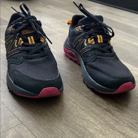 New Balance 410 Trail Dark Gray, Pink and Orange Sneakers - Picture 1 of 3